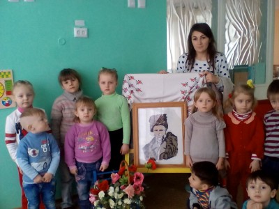 Більше фото Діти з Шевченком