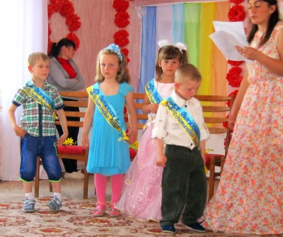 Всі фотографії випуску Випуск